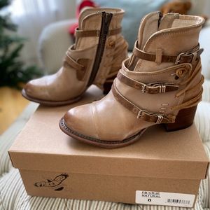 Freebird Crue Boots in Natural - Sz 8